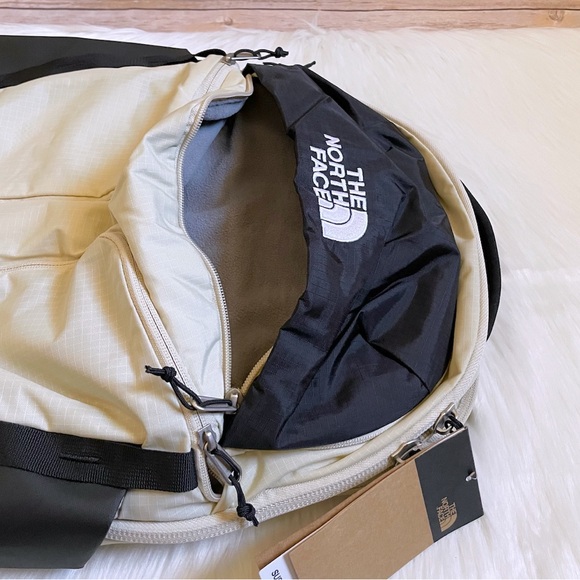 The North Face Men’s Surge 31 Liter Backpack - Picture 5 of 10